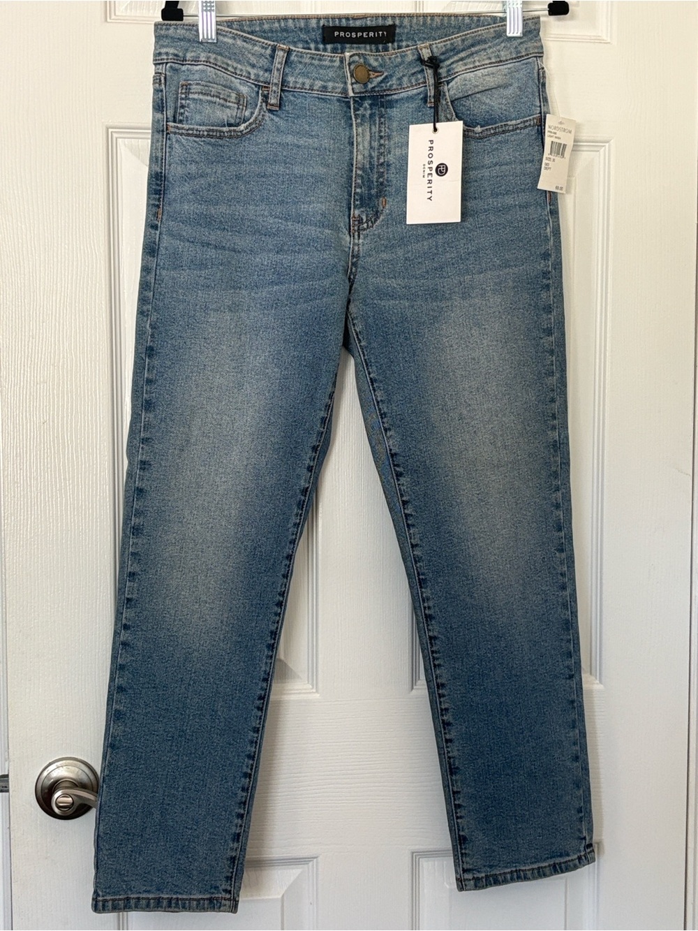 Nordstrom Women’s Medium Wash Straight-Leg Jeans